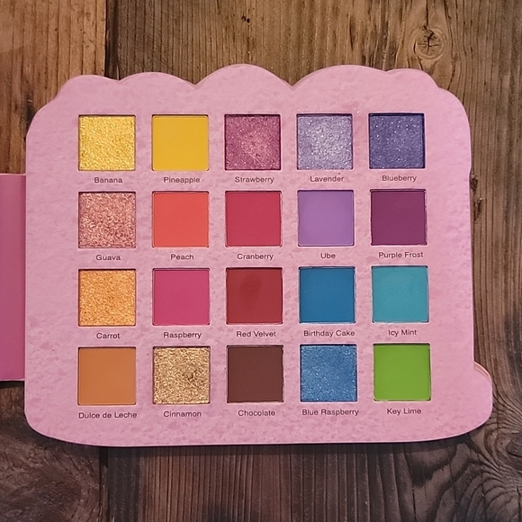Glamlite Cake eyeshadow palette - Picture 4 of 4